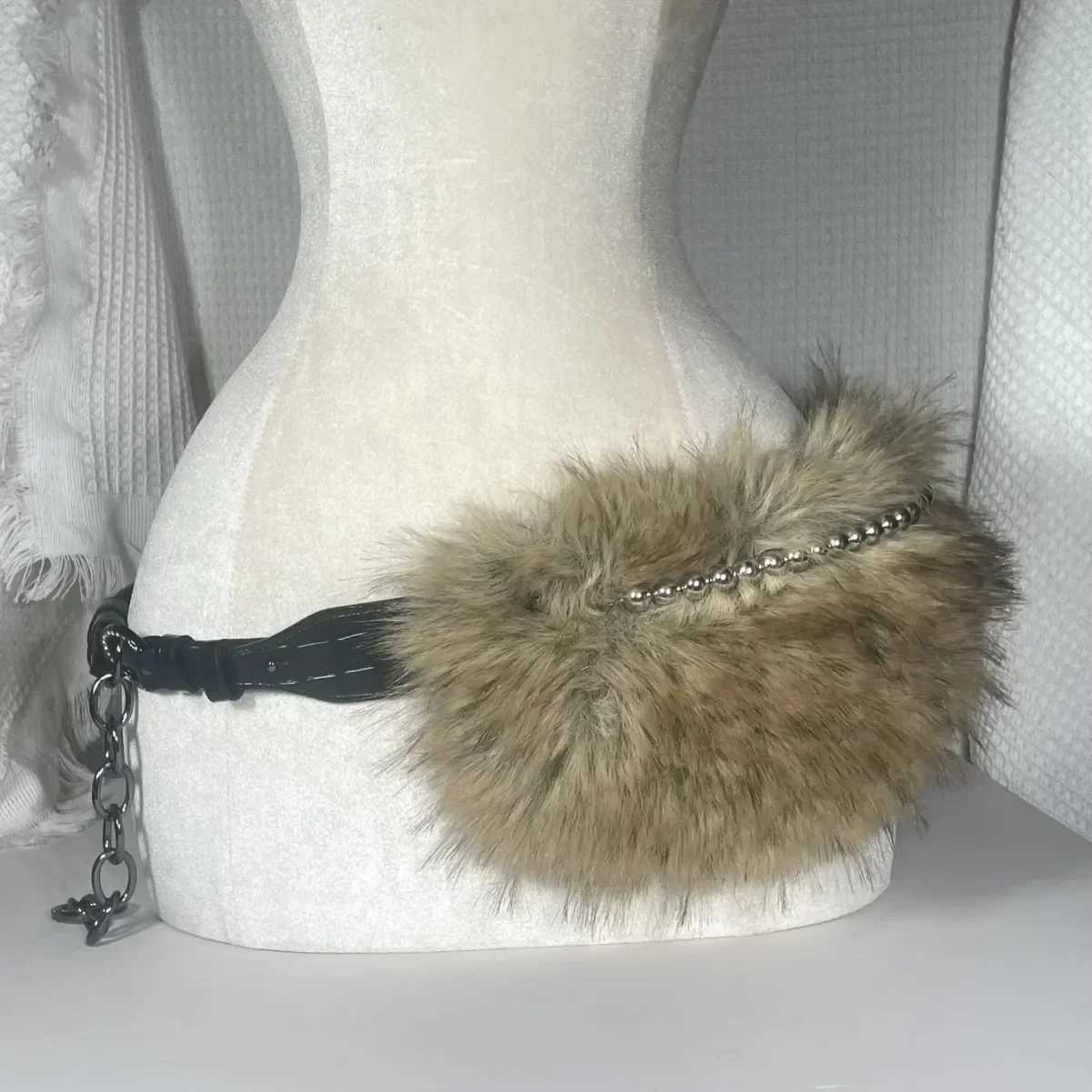 Vintage faux fur belt Y2K metal bead chain plush waist chain fur sexy denim belt punk belt jeans nightclub X250410