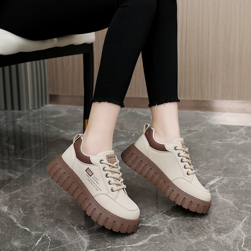 2025 new height increasing board sponge sole wear-resistant street designer fashionable and simple women's shoes