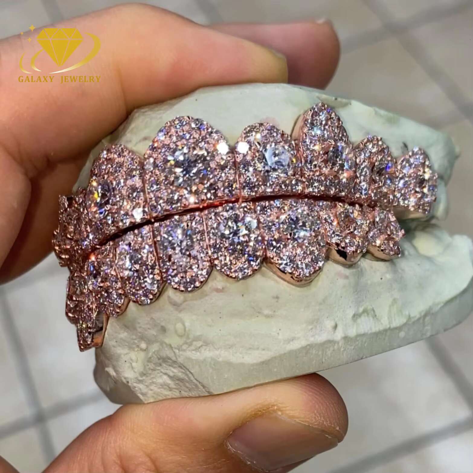 Custom Flower Setting Ice Out Grillz Hip Hop Jewelry Big Stone Grillz VVS Moissanite Diamond Grillz 925 Silver for Man