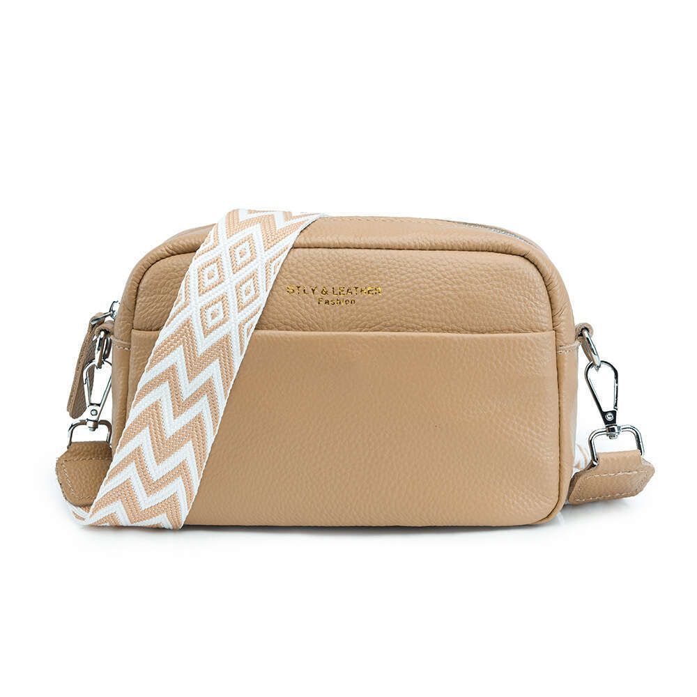 Single shoulder crossbody women's wholesale fashionable commuting simple top layer cowhide small square bag 2025 new style temperament chic elega