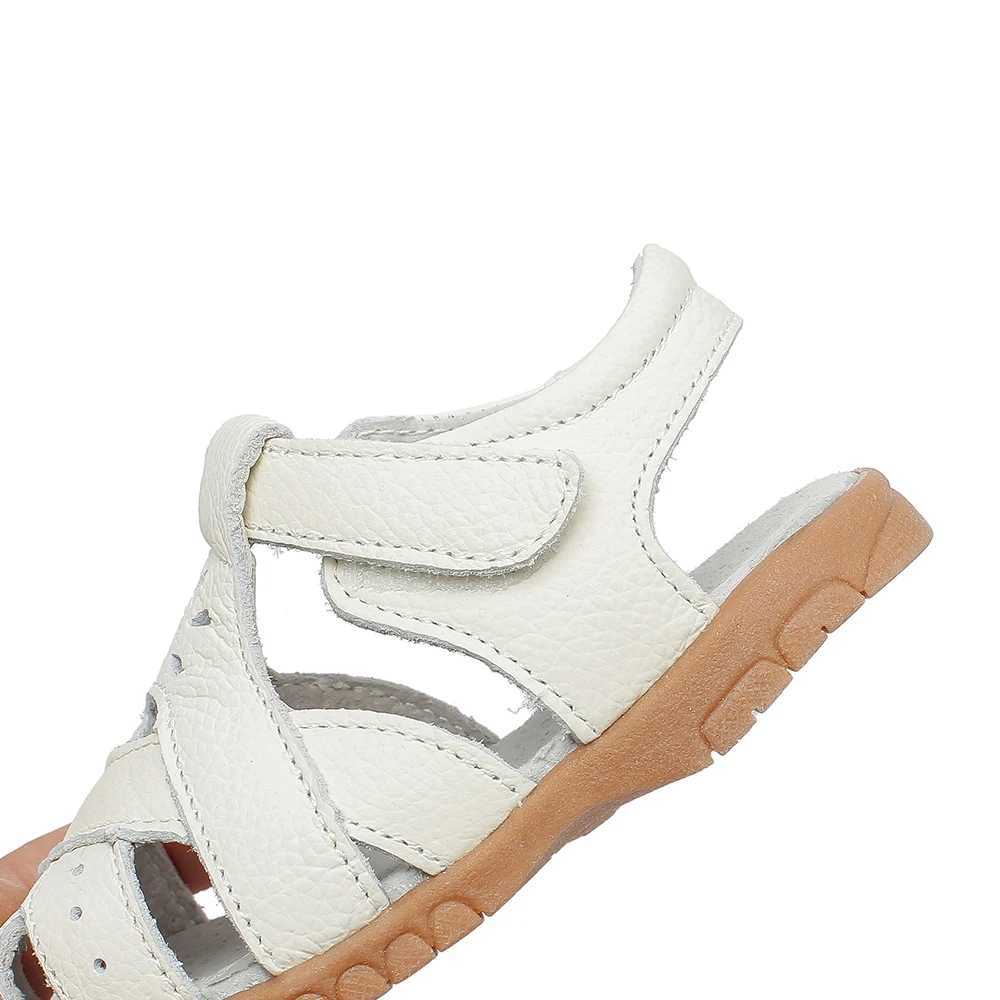 Leather soft closed toe cutting childrens girls sandals flat bottomed childrens summer shoes Z250410