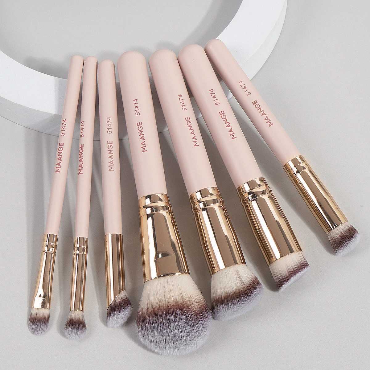 MAANGE 7pcs/set Makeup Brushes for Cosmetic Foundation Powder Concealer Blush Brush Blending Soft Bristles Beauty Tools L251110