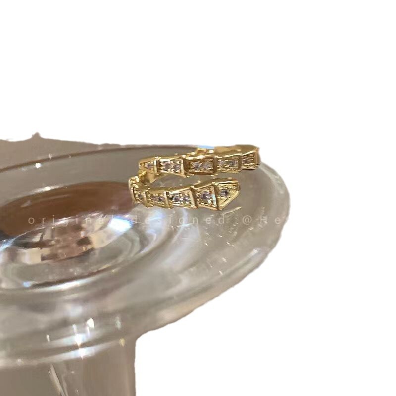 Full Diamond Open Snake Ring Fashion Ring For Women, Trendy Fashionable Unique Designer Ring Design, Light Luxury Minimalist Snake Bone Ring