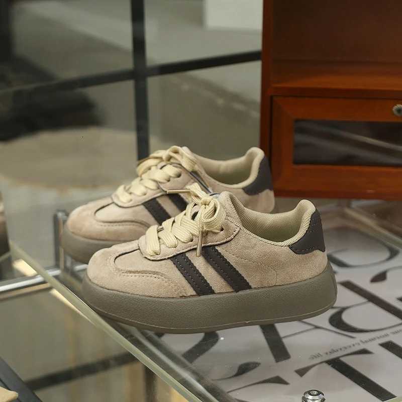 2025 New Children Winter Sneaker Foreign Style Fleece Thermal Board Shoes Girls Sports Shoes Soft Soled Cotton Casual ShoesT251110