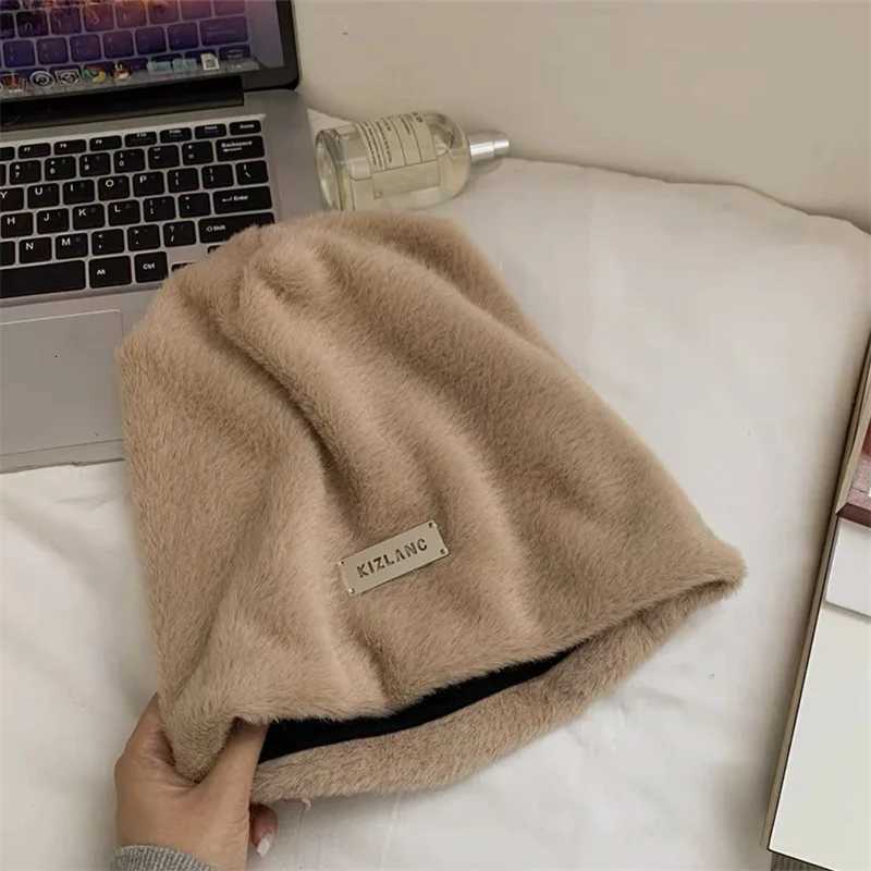 Plush Beanies Hats For Women Winter Warm Solid Baggy Fleece Wool Skullies Hat Outdoor Coldproof Thicken CapsXJ251110