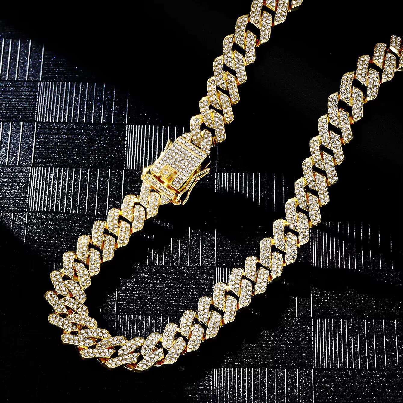 Wholesale Hot Fashion Gold Moissanite Iced Out Cuban k Hip Hop Jewelry Necklace Chain for Men