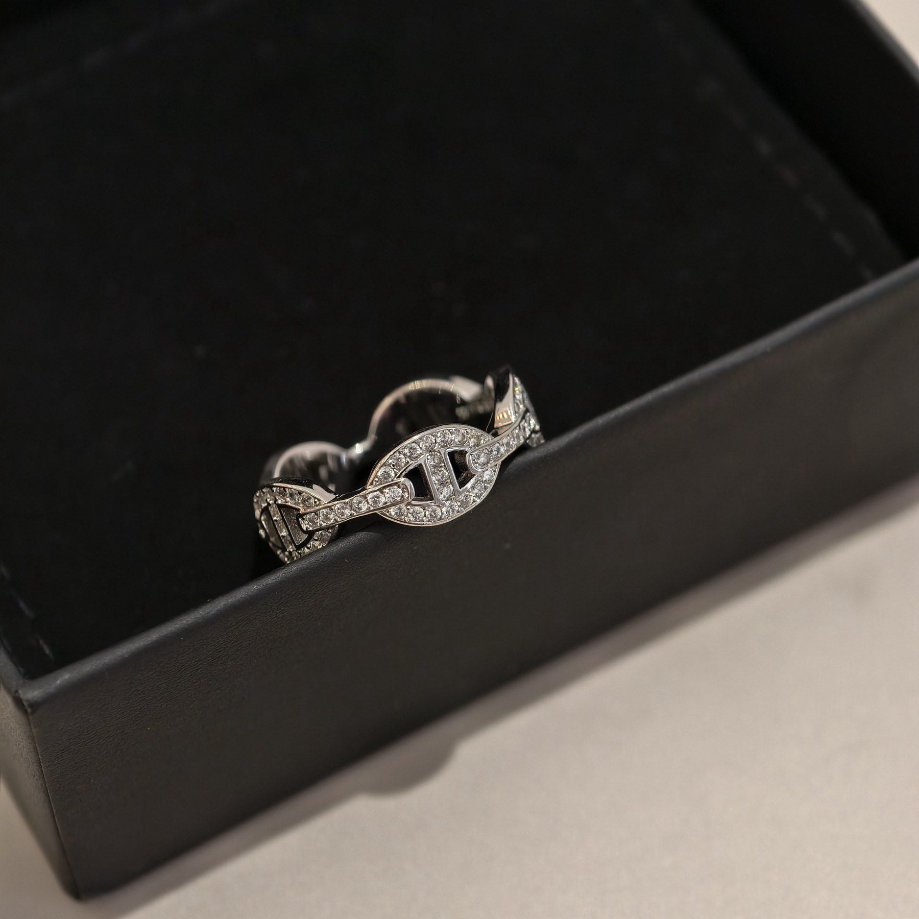 2025 High Precision Edition Aijia Pig Fashion Ring Nose Designer Ring Full Diamond Ring For Women Ins Light Luxury Simple High-end Glossy H Ring