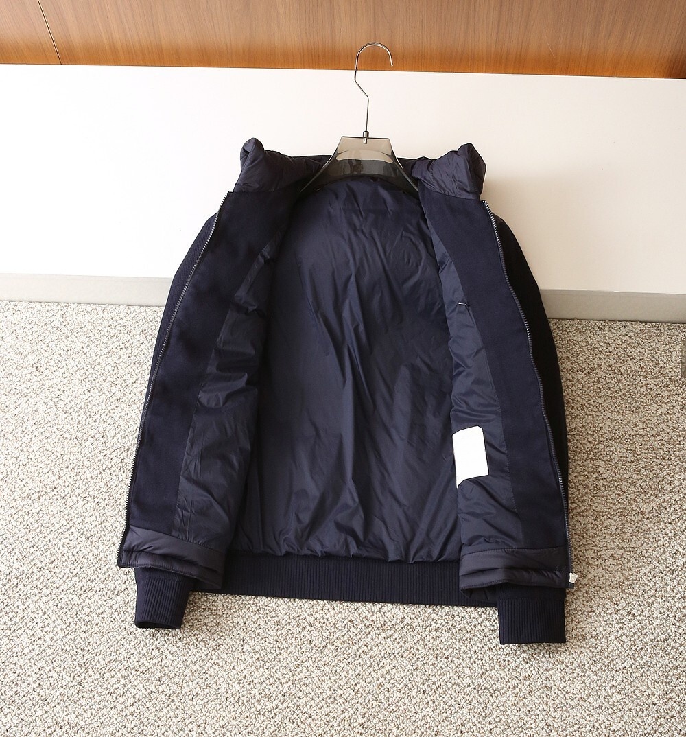 2025 Autumn/Winter New Style M Home Knitwear Lightweight Down Jacket Men's Short Slim Fit Outfit