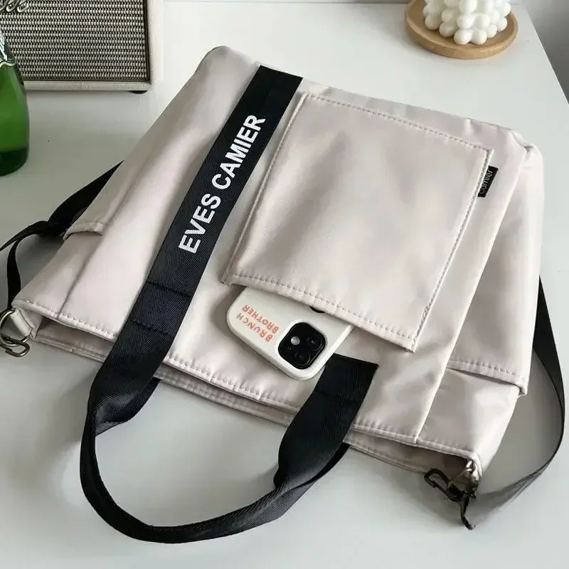 Casual Tote Large Capacity Shoulder Bag Nylon Waterproof Canvas Handbag Simple Fashion Messenger Bags for Schoolgirl 251110