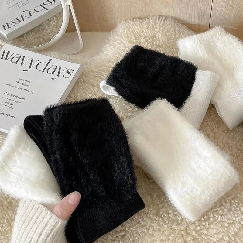 Mink Velvet Calf Socks for Women Autumn Winter White Black Thicken Warm Hairy Plush Socks Sleep Bed Floor Home Fluffy Stockings 251106