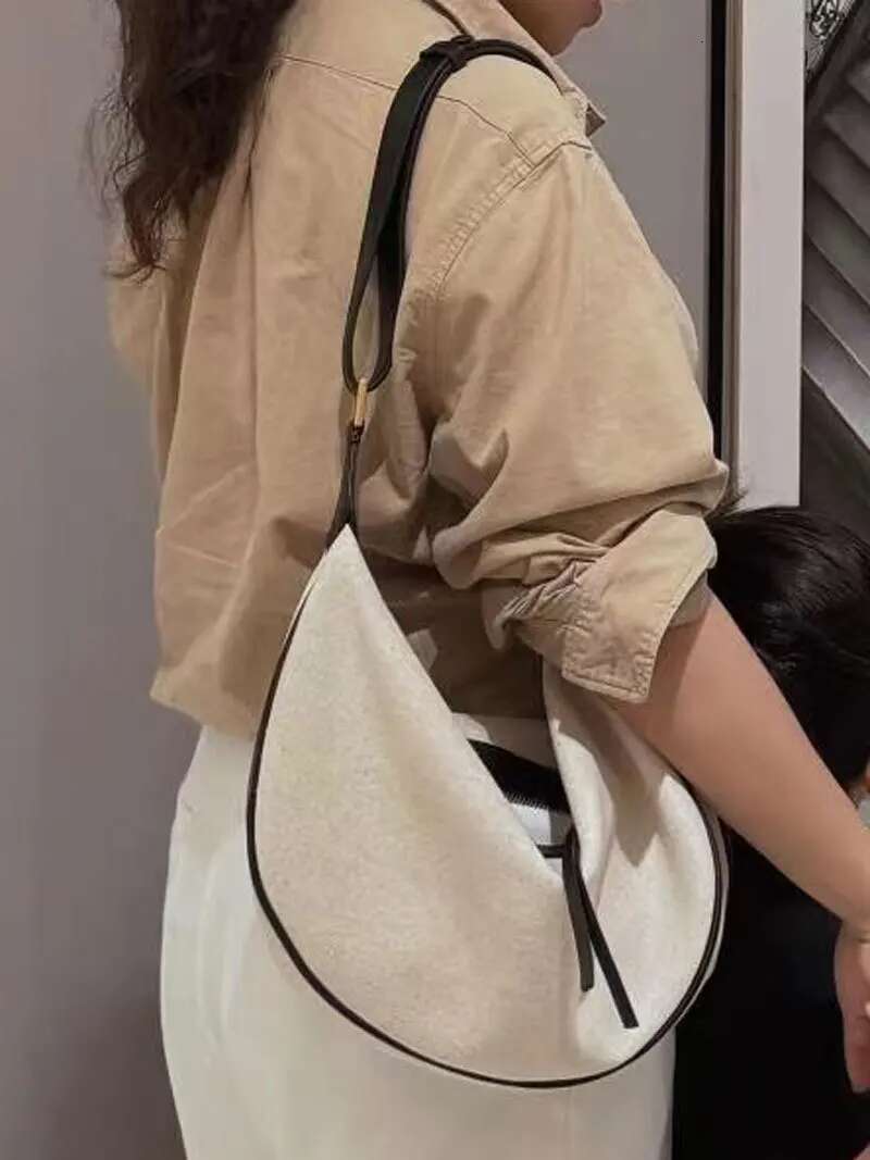 Summer Women's Crossbody Large Capacity Dumpg 2024 New Canvas Premium Commuting Shoulder Bag School Teacher Gift