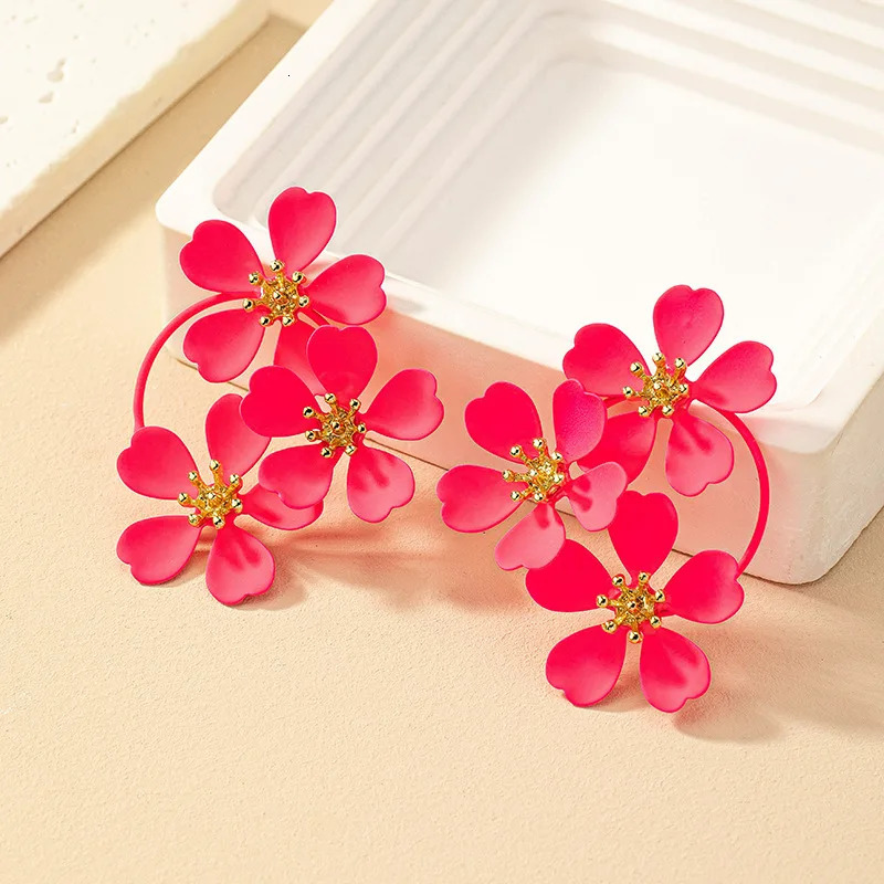 Geometric Retro Three-dimensional Flower Earrings For Women Holiday Party Gift Fashion Jewelry Ear Accessories BE490 250409