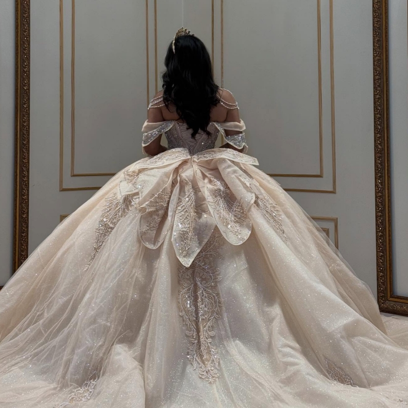 Light Champagne Shiny Quinceanera Dresses Ball Gown Off The Shoulder Applique Lace Beading Crystal Bow Tull Corset Tull Sweet 16 Dress Vestidos 15 Ano