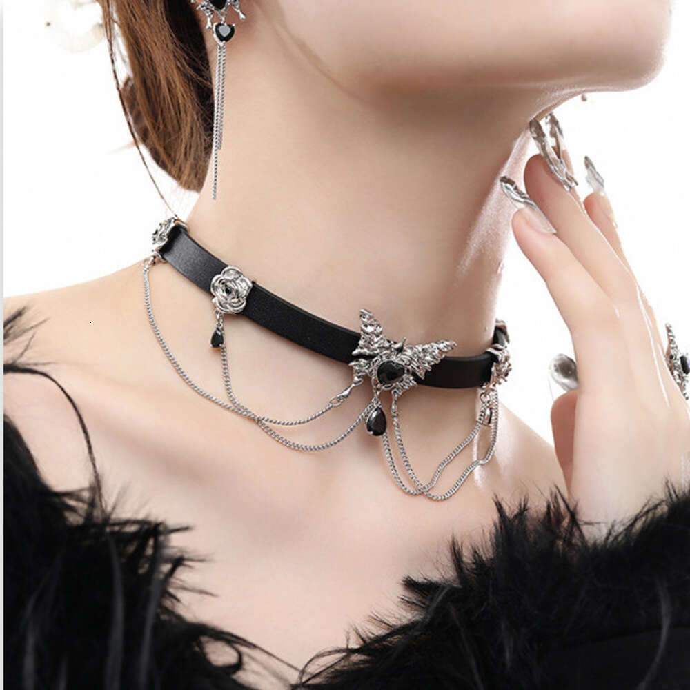 Original Personality Butterfly Black Heart Sweet Cool Spicy Girl Choker Necklace Dark Style Leather Collarbone Chain