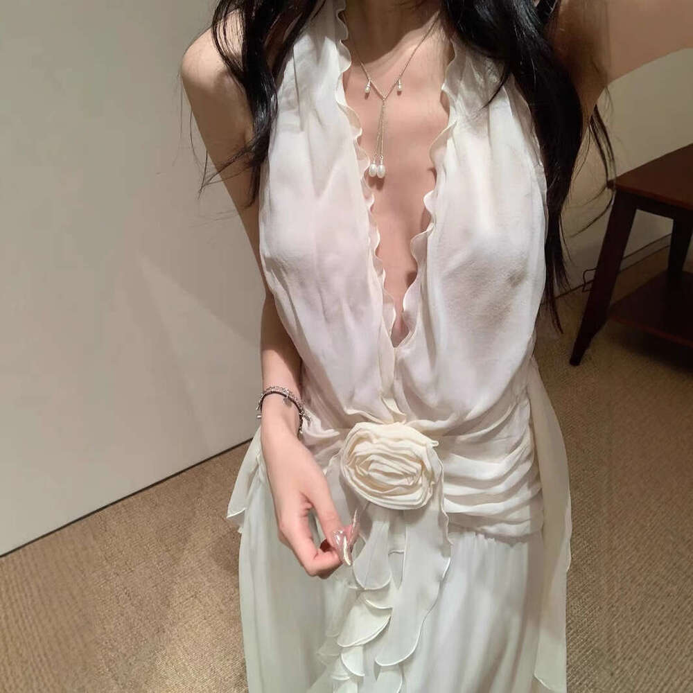 Blumarine 25Ss Spring/Summer Flower Hanging Neck Dress Long Vacation Fairy Skirt Romantic And Elegant