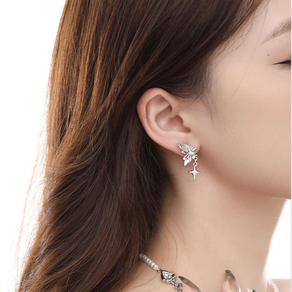 Vintage Butterfly for Women High-end Feel 2024 New Versatile Minimalist Style 925 Silver Needle Stud Earrings Wholesale