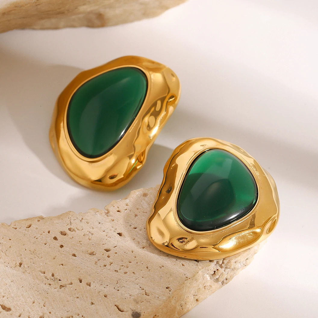 Uworld Retro Green Color Folded Earrings Large Metal Ear Studies Party Clothing Womens Accessories Gifts for Her 250409