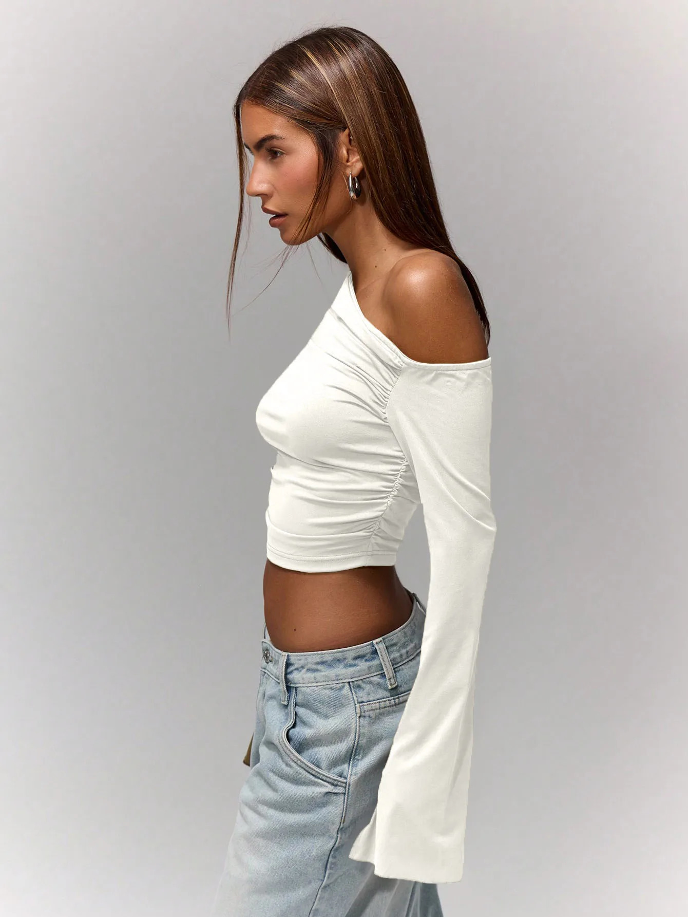 Street casual fashion Oblique shoulder ultrathin Tshirt folding waist weight loss solid color long sleeved womens spring and summer 250407