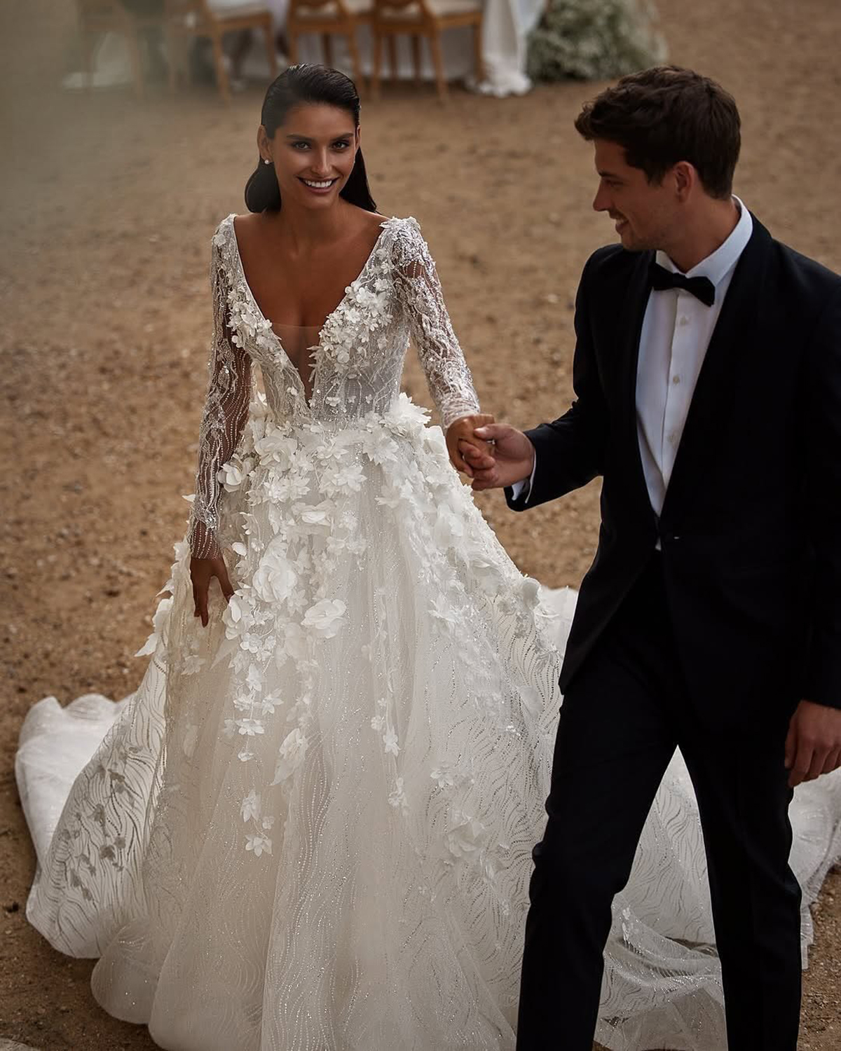 Luxury 3D Flower Lace Wedding Dresses A Line Sequined Long Sleeves Bridal Gowns Princess Style Cathedral Train Custom Made Garden Castle Dresses