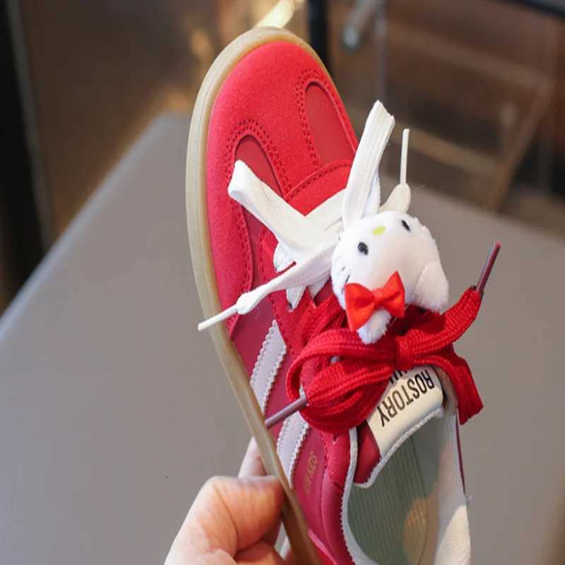 Childrens Sports Shoes 2025 Spring And Autumn New Girls Cartoon Retro Casual Shoes Fashionable And Stylish Red Board ShoesT251110