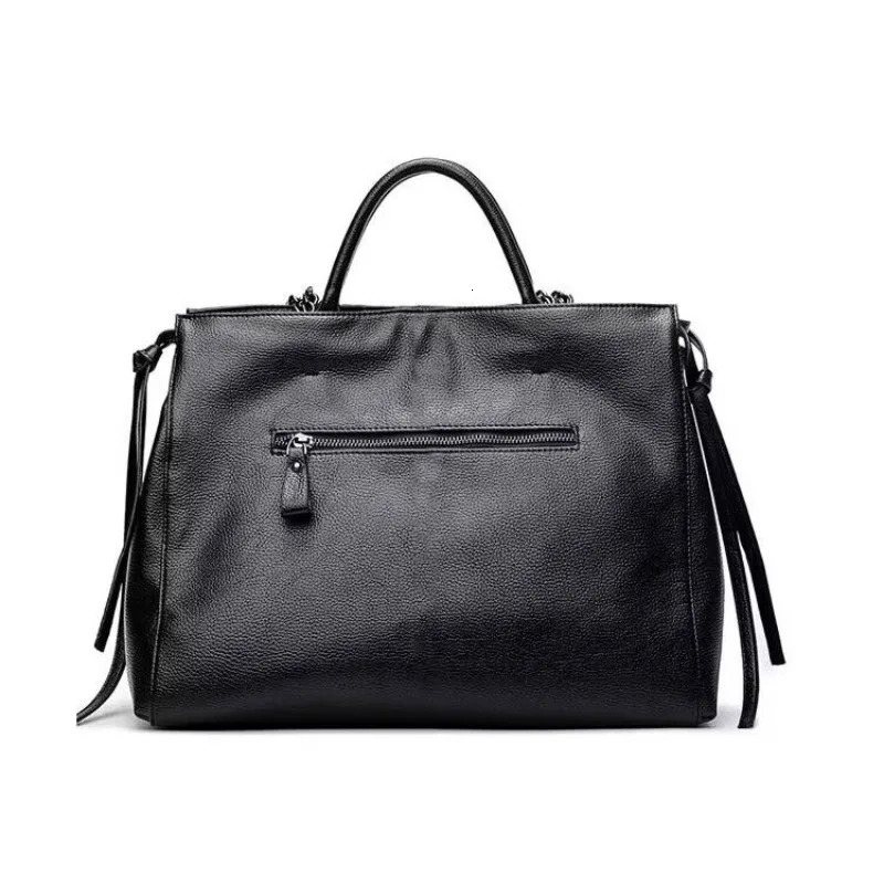 HandBag Womens New Large-capacity Foreign-style Personalized Womens Bag Light Luxury Shoulder Portable Tote Bag Work Briefcase R251110