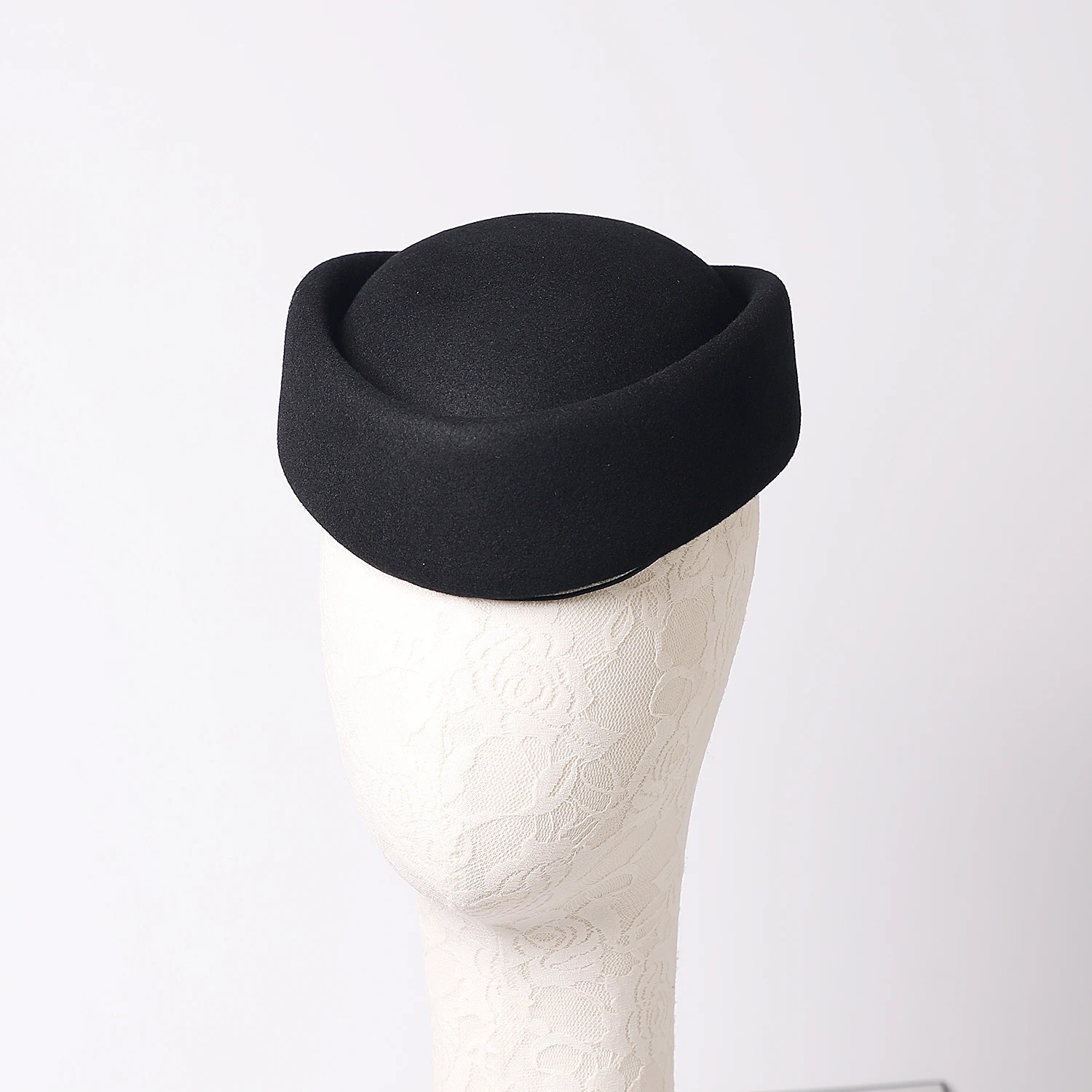 FS 2025 Black Red Wool Pillbox Hats Vintage Felt Church Hat For Women Elegant Tea Party Wedding Bride Cap Chapeau Femme 250409