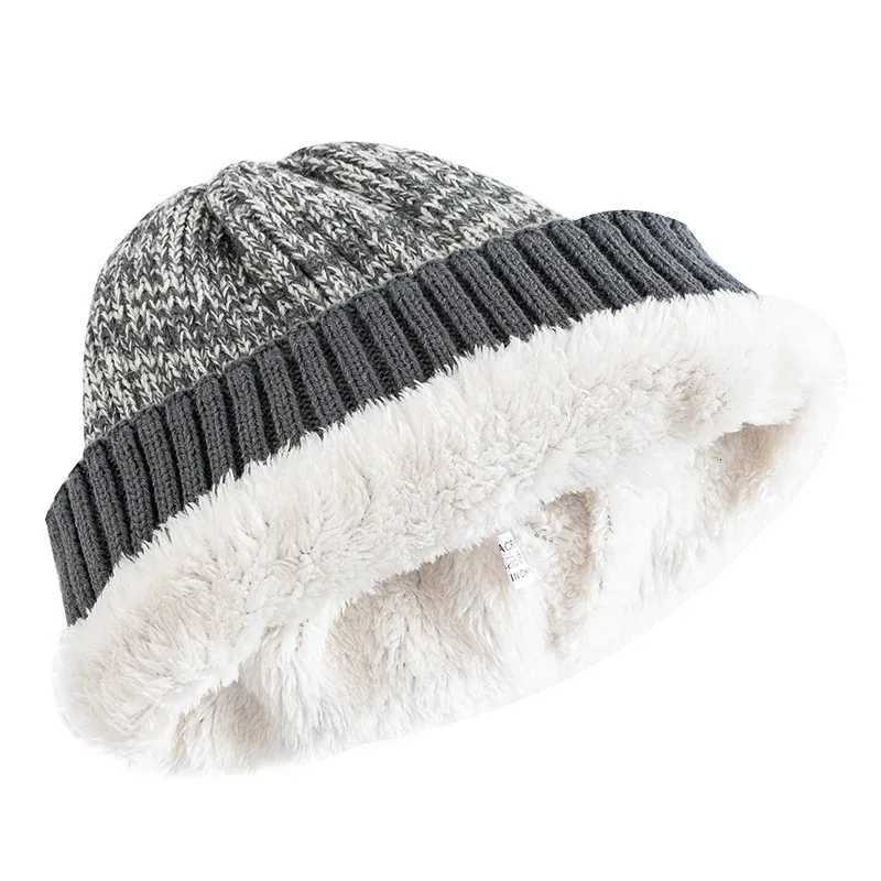 New Unisex Two-Tone Winter Hats Add Fur Lined Men And Women Fashion Warm Beanie Cap Casual Winter Knitted HatsXJ251110