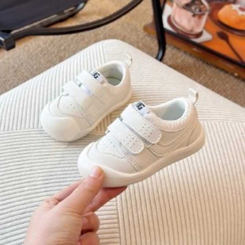 2025 Spring and Autumn New Learning Step Shoes for Boys Soft soled Anti slip Fashion Board Shoes Versatile for Daily UseT251110