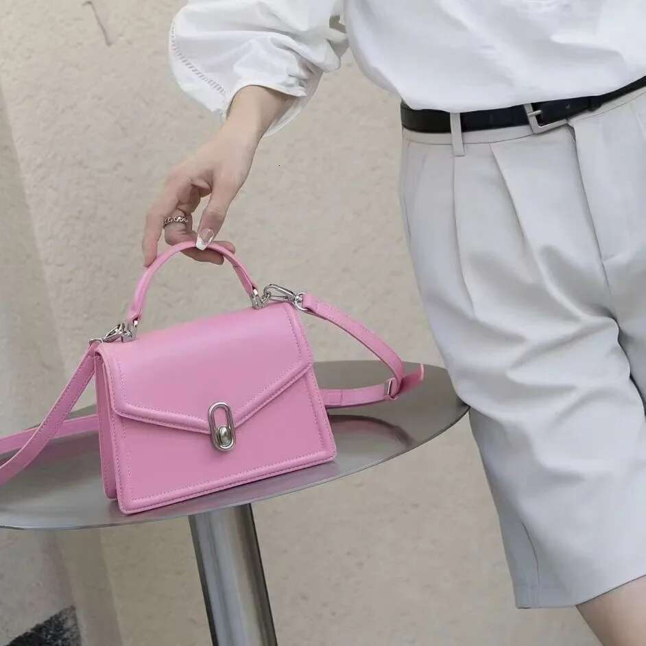 2024 Design Natural Cowhide Women Saddle Shoulder Handbag Smooth Pattern Genuine Leather Female Top Handle Flap Bag Purse