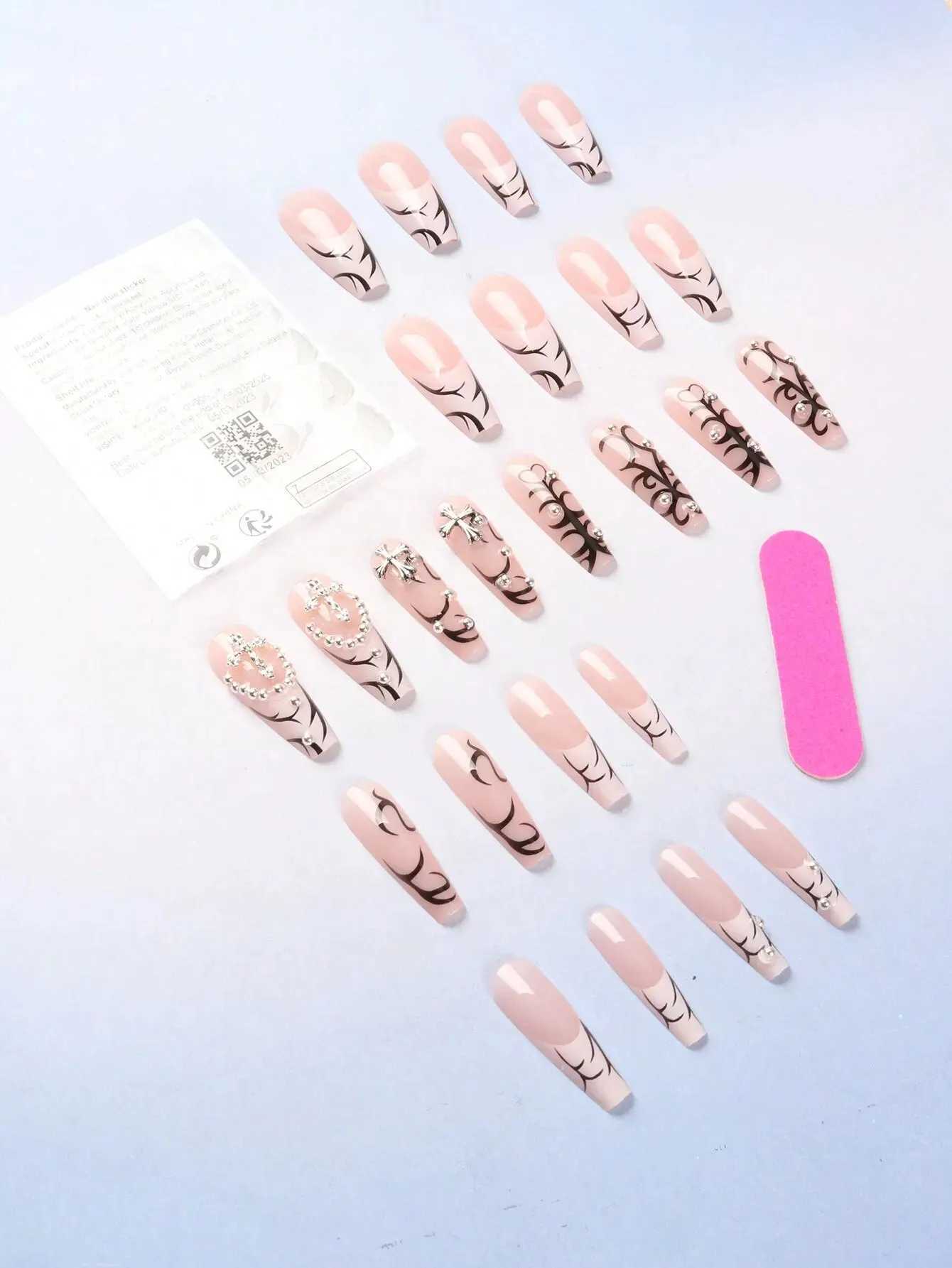 24 fake nails with nail glue and nail files W250410