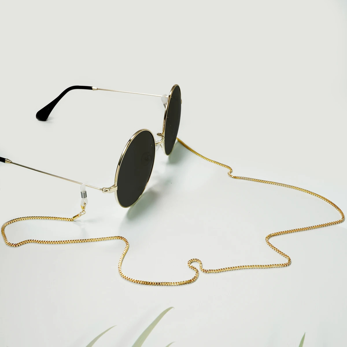 Retail exquisite metal eyeglass chain glasses sunglasses strap holder 4 different colors 250410
