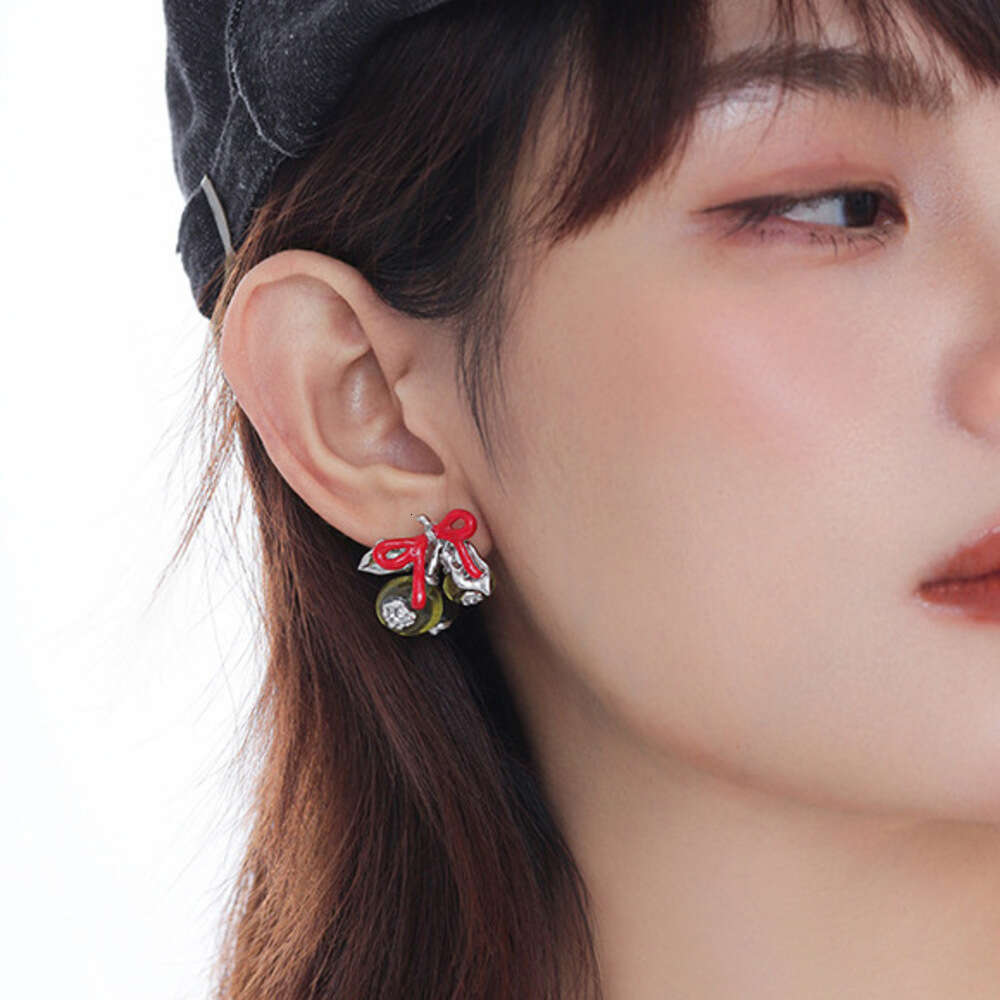 Unique Exquisite Exaggerated High-End Original Design Bowknot Green Grape Earrings for Women Fresh Fashionable Ear Jewelry