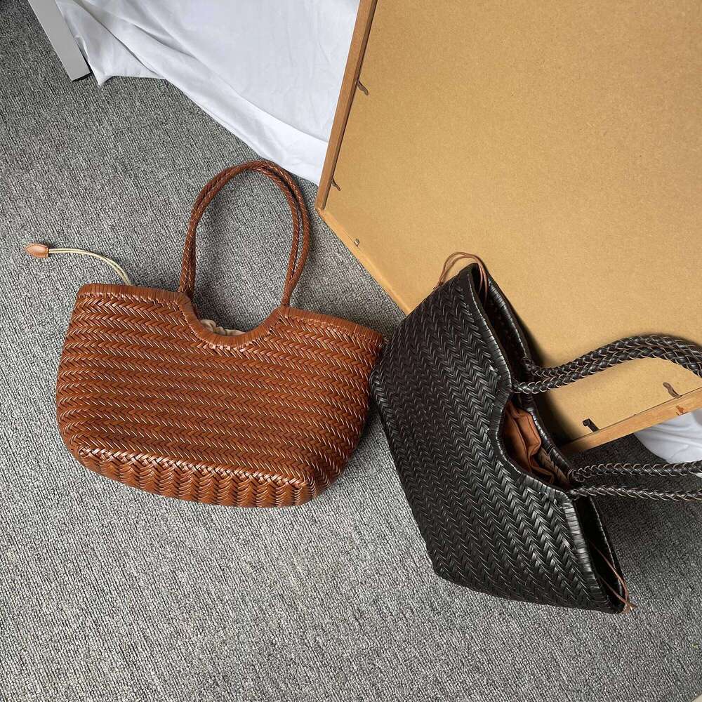 Genuine Leather Hand-Woven Large Capacity Imported Cowhide French Vintage Vacation Beach Women's Hand-To-Door Tote Bag 251110