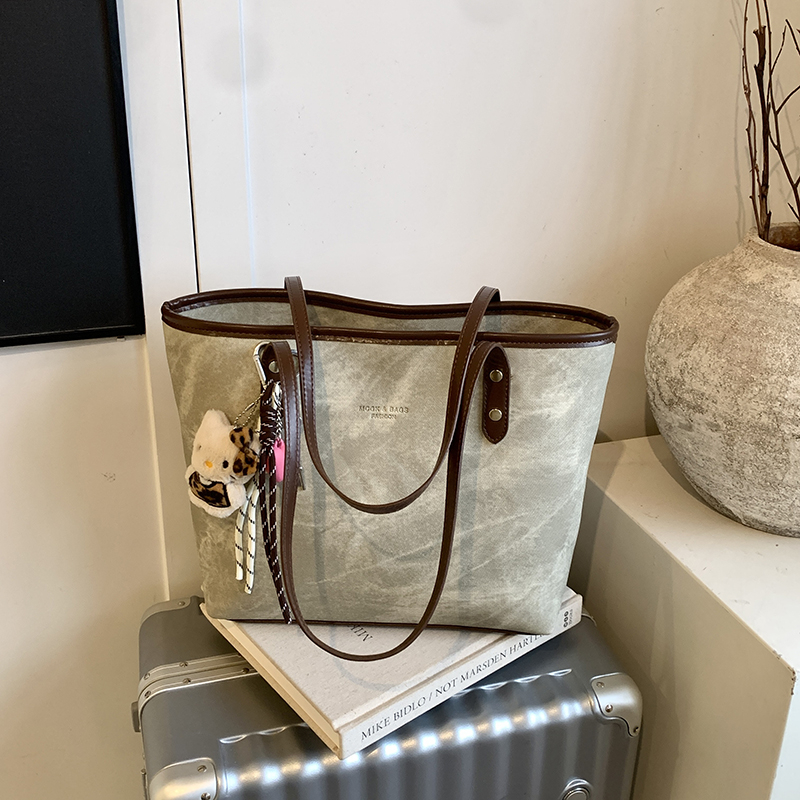 Ladies' summer vintage high-end wide shoulder bag, casual simple versatile crossbody bag, high-end commuting leisure bag, shopping bag, versatile