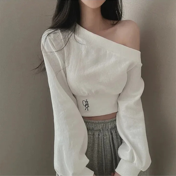 NicheUnique Korean Style Off the shoulder Weight Loss Fashion Elegant Versatile Cropped Long Sleeve Womens Sweatshirt 250407