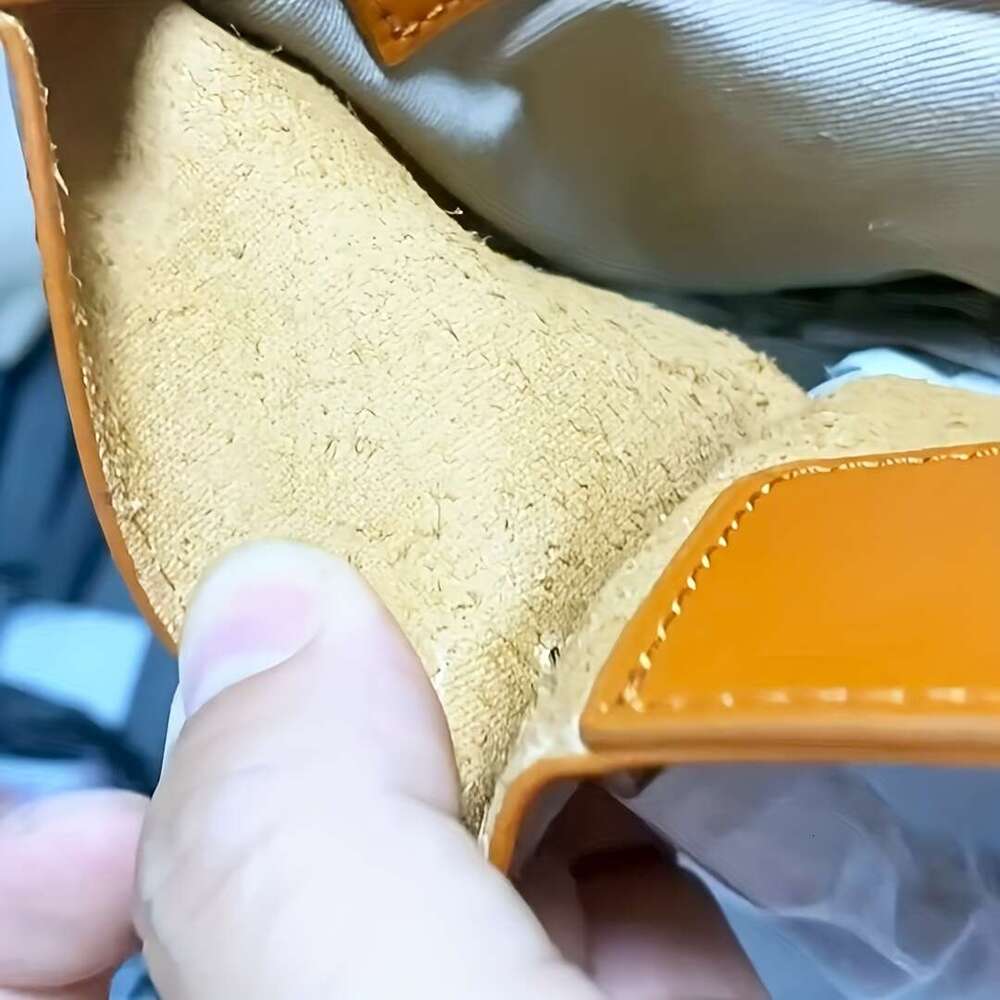 Women's Large Capacity Genuine Leather Tote Bag With Elegant Multi-Compartment Handheld Shoulder Bag, Golden-Tone Hardware & Zipper Closure, Adju