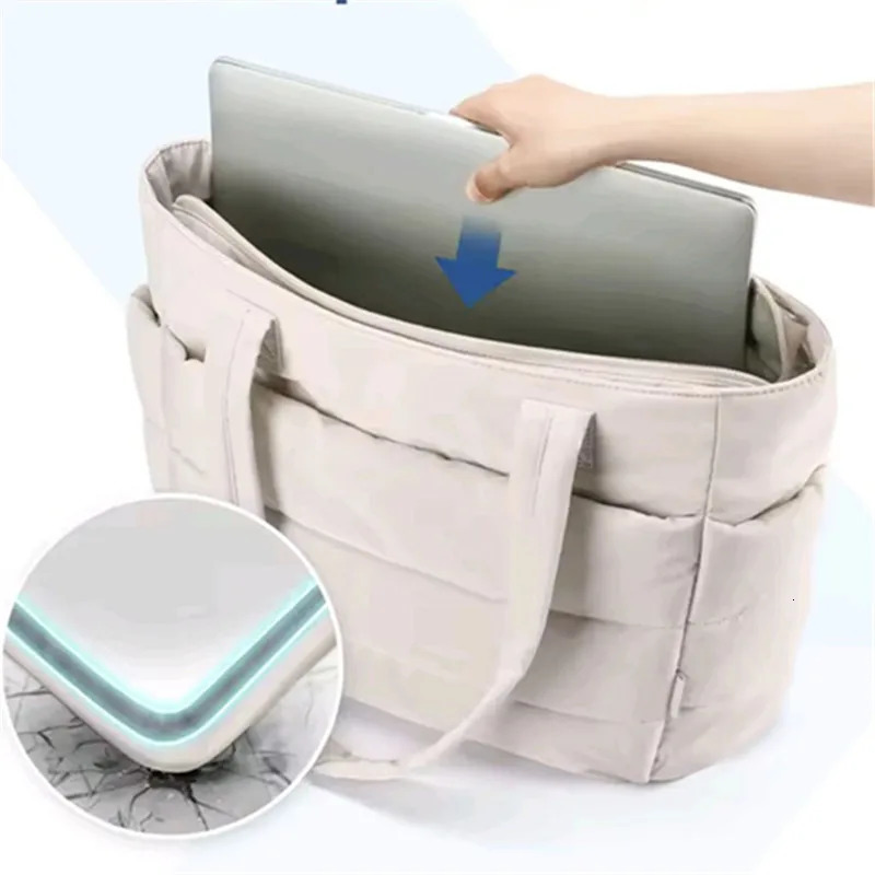 Quilted Large Capacity Tote Bag for Women Durable Fabric with Zipper Clre Wrist Strap Spacious Gym Beach Work Travel 251110