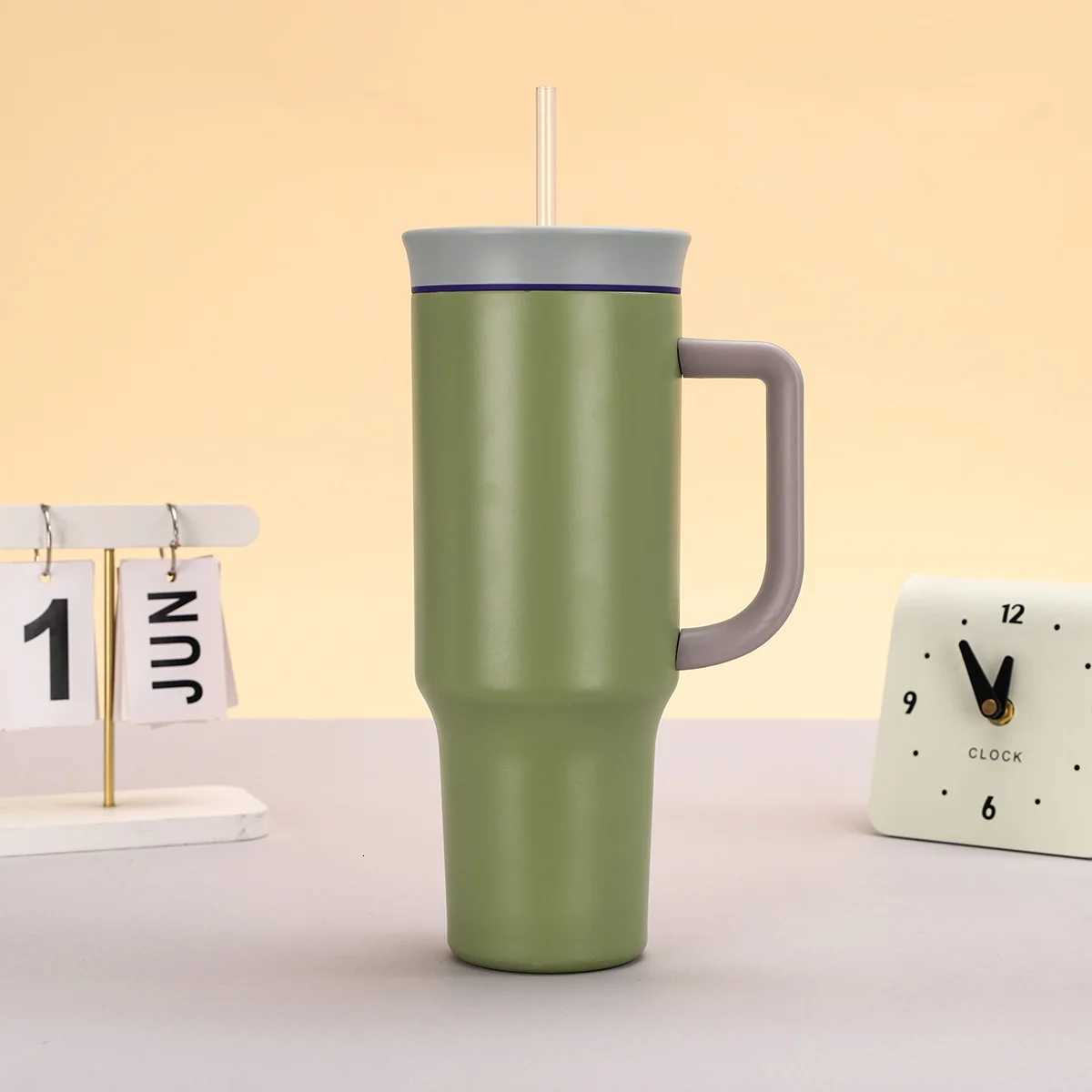 Fashionable cup New 304 Stainless Steel Double-Layer Insated Cup with Handle Straw Car Cup 40OZ Large Capacity King Cup Y251110