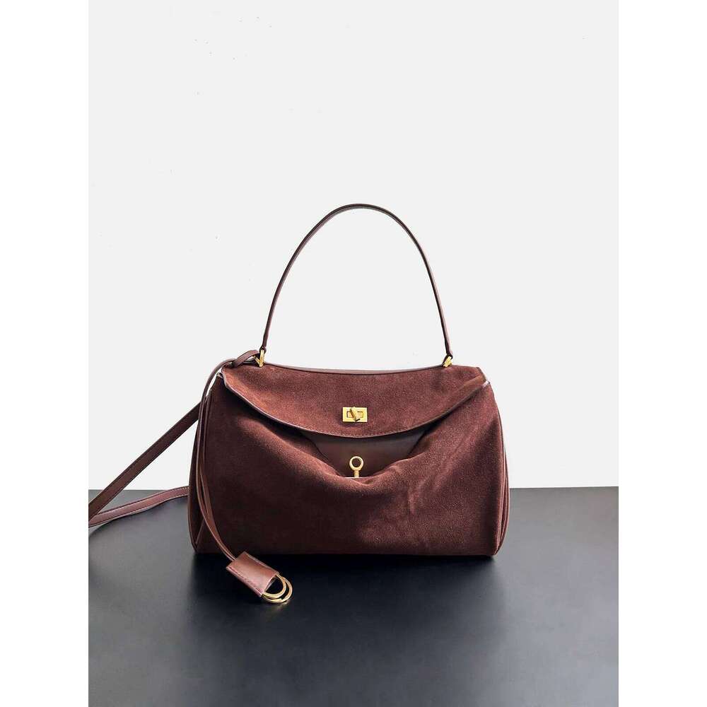 Atmospheric fashion lock cowhide women's 2025 new chain lightweight texture foreign soft leather crossbody bag