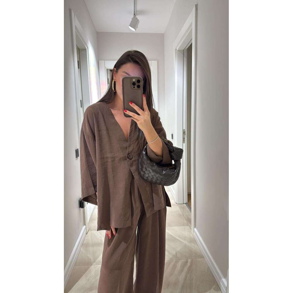 2025 European American Independent Station New Cross-Border Fashion Loose Women's V-Neck Top and Wide-Leg Pants Casual Set