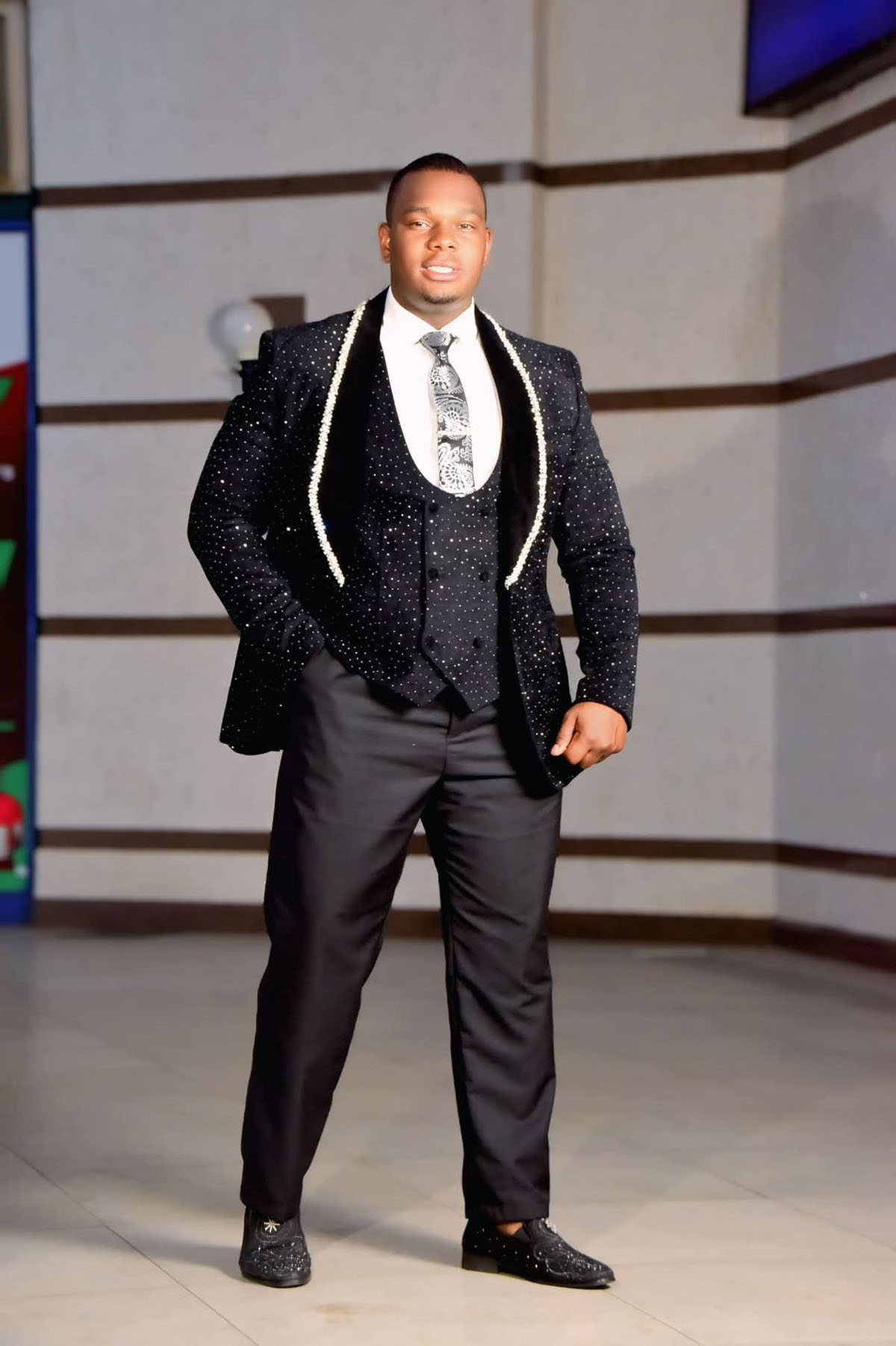 Sequined Groom Wear Crystal Beading 3 Pieces Shawl Lapel Mens Wedding Coat Formal Business Banquet Outfits Customized