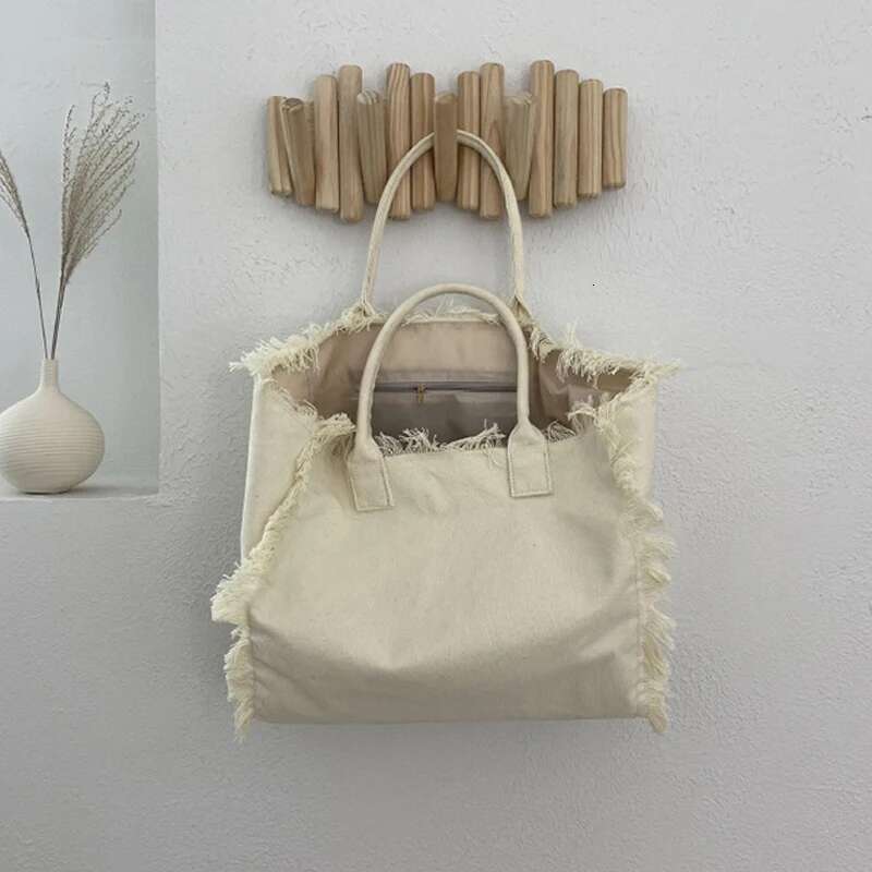 Canvas Tote Bag Large Capacity Designer Handbags For Women 2023 New Fashion Purse Tassel Simple Shopping Shoulder Bags