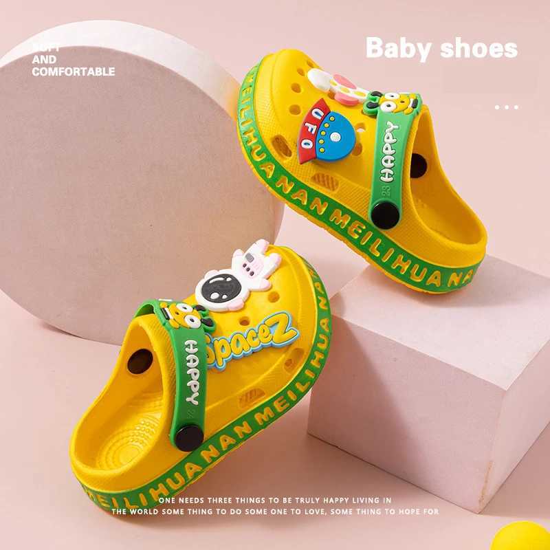 EVA ultra light boy and girl baby and toddler anti slip hole shoes childrens sandals astronaut UFO sandals Z250410