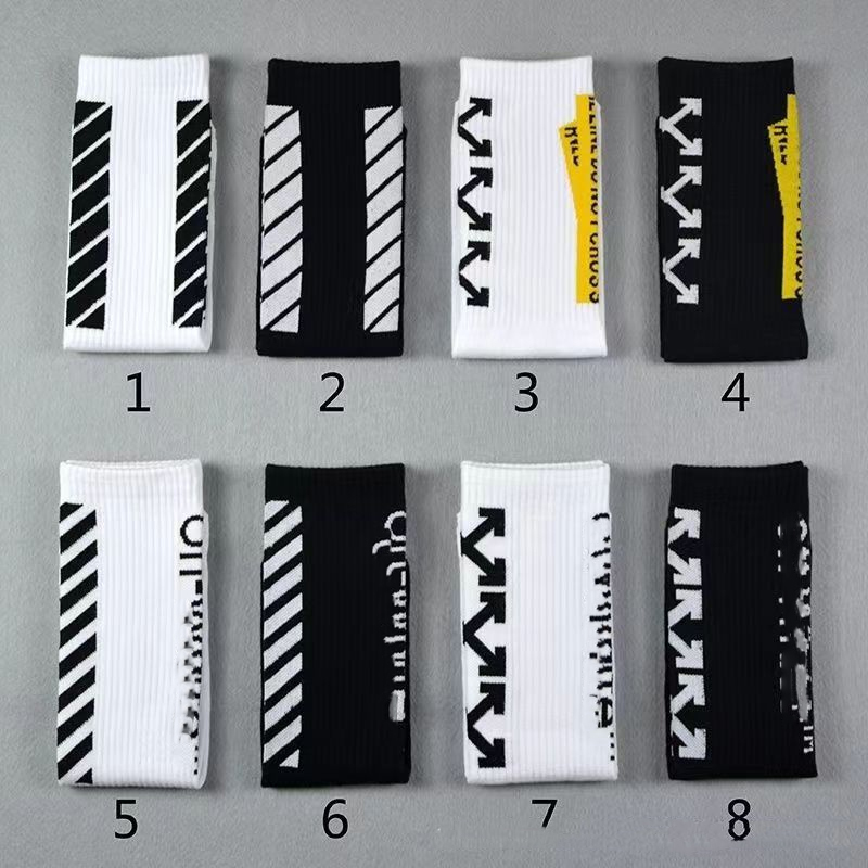 Unisex Mid-Calf Striped Sports Socks Cotton Street Style Hip Hop Skateboard College Wind Long Cotton Socks for Men And Women