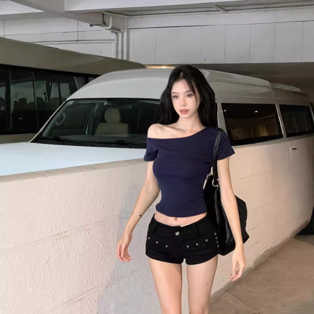 2025S Designer Women s T shirt Pure Desire Slanted Off Shoulder Sleeves Summer New Short Style Crop Top Slim Fit Multifunctional Popular Top Outdoor C