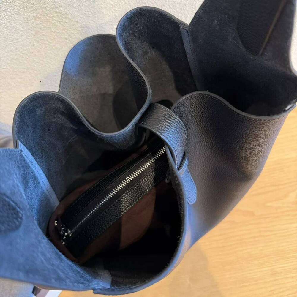 Bucket Shoulder Tote Handbag Women Luxury Fashion Cowhide Leather Shopping Office Slant Large-Capacity Commuting Bag St251110