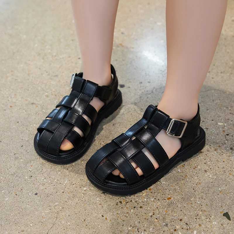 Childrens sandals for girls peeking at toes solid color boys GLADIATOR sandals 2023 summer new non slip unisex childrens beach shoes Z250410