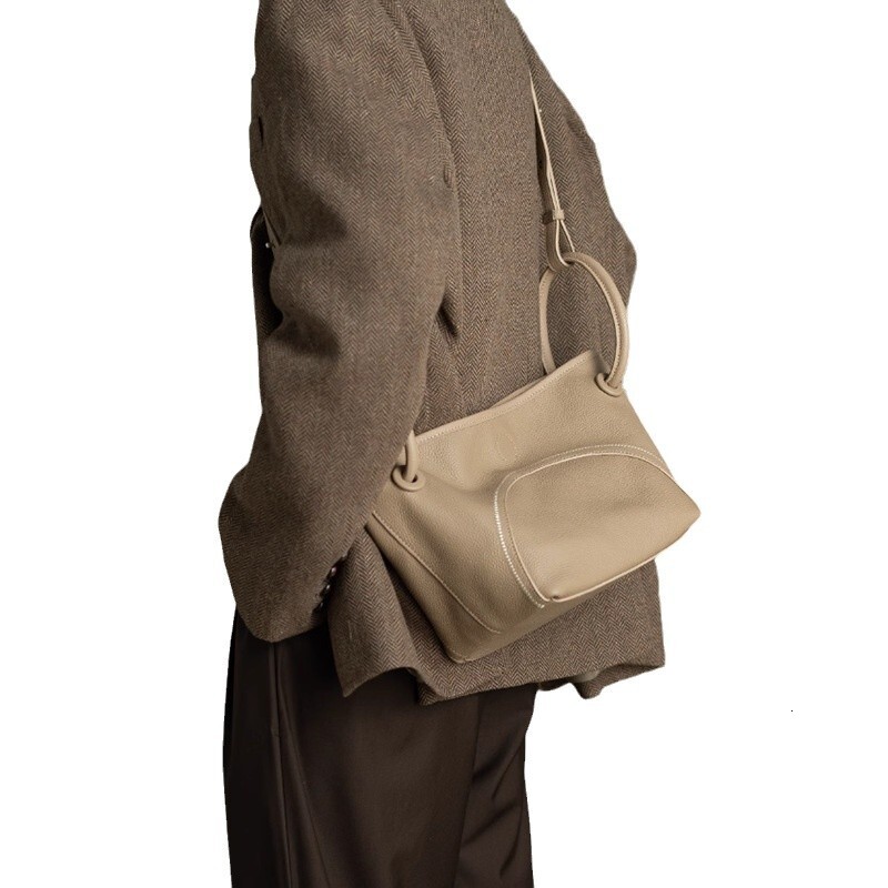 Designer autumn/winter commuting handbag fashion new shoulder bag soft leather bucket bag versatile women's crossbody bag