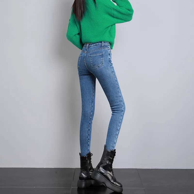 New Women Thermal Jeans Winter Snow Warm Plush Stretch Jeans Lady Skinny Thicken Denim Pants Plus Fleece Retro Blue Mom Trousers C251110