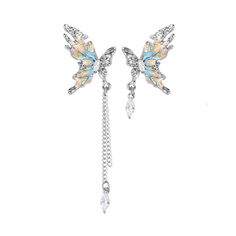 High-End Gradient Butterfly Niche Design 2025 New Stud Original Temperament Cool Style Earrings for Women